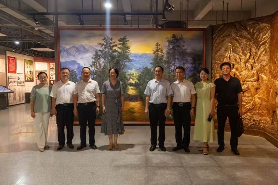 ef8c17da873b3e1e6af8b4a0c2b5e85